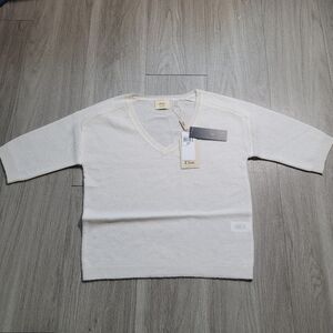 Cream Elbow sleeve cashmere sweater